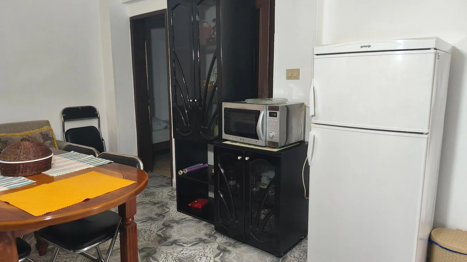 ゲストハウス Onetwosleep Guesthouse Shkodër