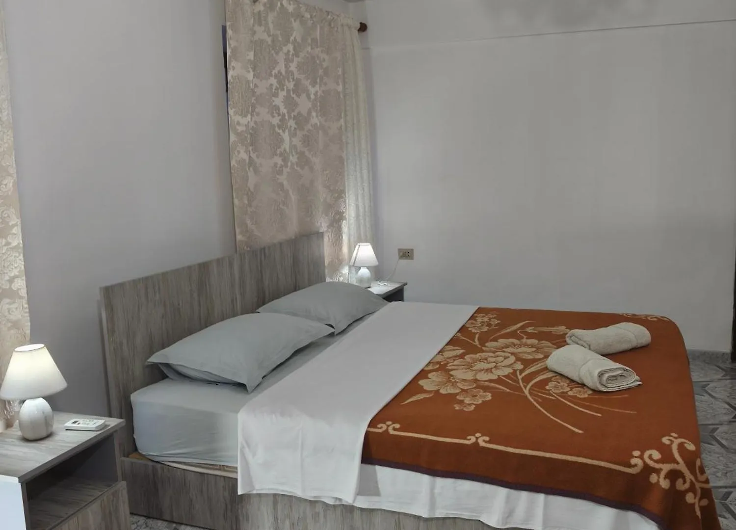 Onetwosleep Guesthouse Shkodër Maison d'hôtes