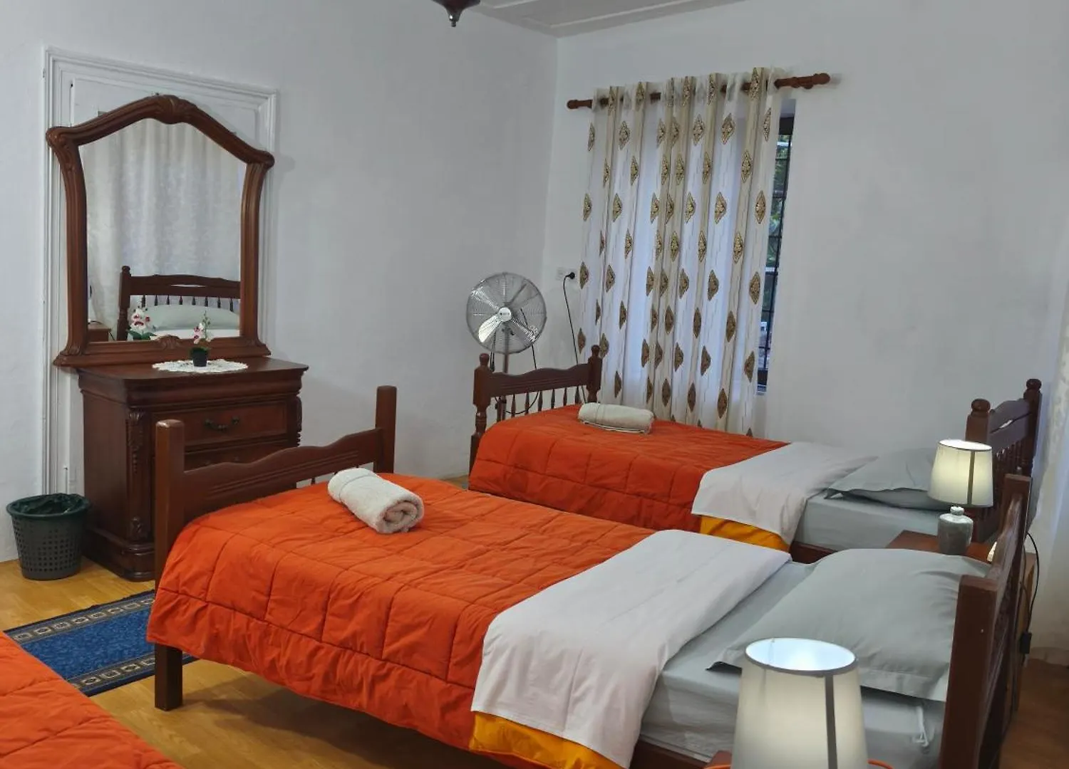 Onetwosleep Guesthouse Shkodër アルバニア